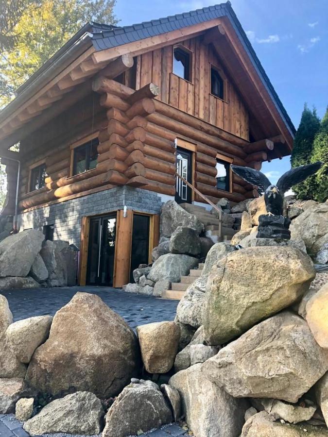 Naturstammhaus Und Zum Brockenbaecker *